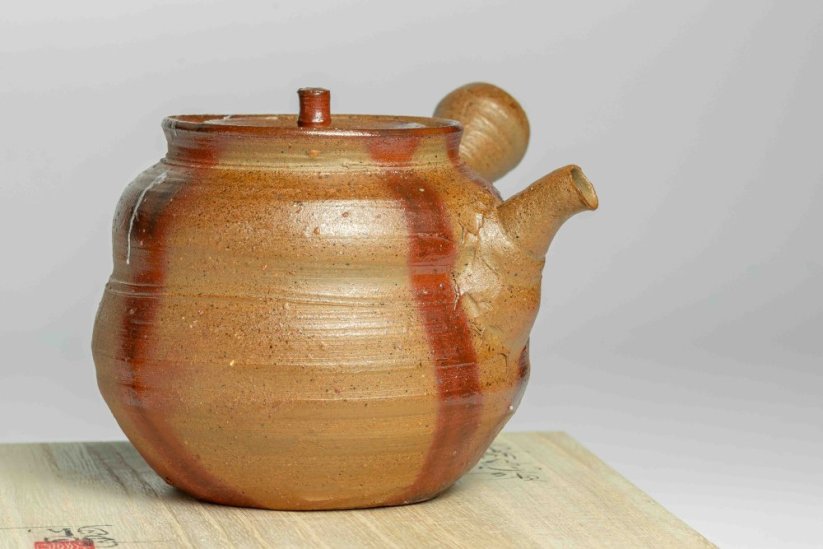Masaaki Kobashi Bizen Hidasuki Karakusa-patterd Gold Decorated Teapot- 180ml