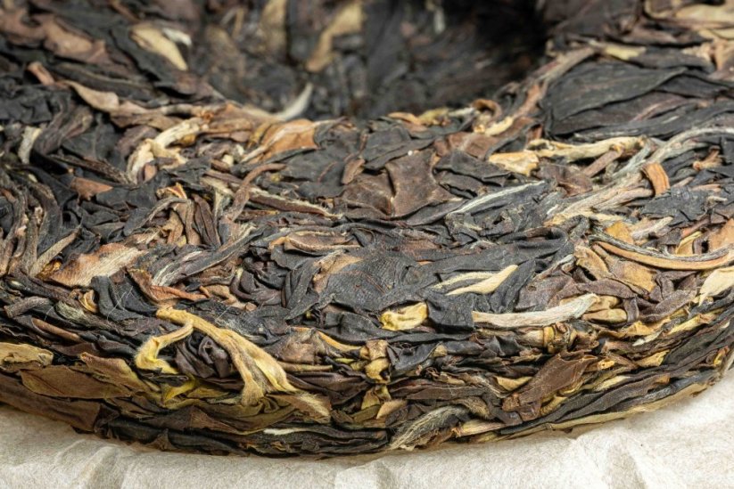Hoang Lien Son Mountain Wild Forests White Cake 2025 - 200g