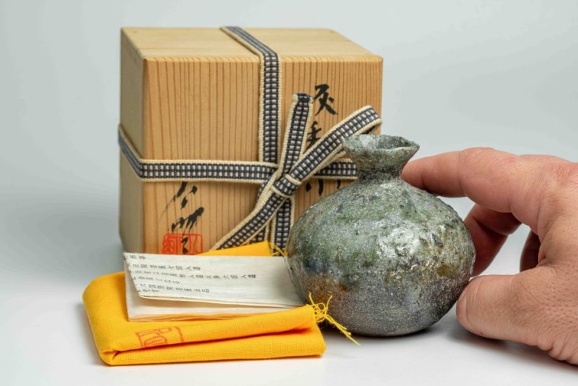 Takeuchi Kimiaki Ash Glaze Hanaire