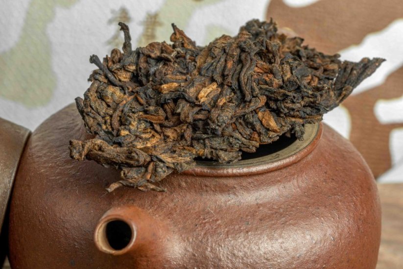 2020 Yiwu Tong Qing He Ripe Puerh - 357g - Váha: 357g