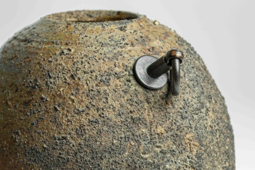 Sanroku Kiln Bizen Kake-hanaire Vase - 10cm