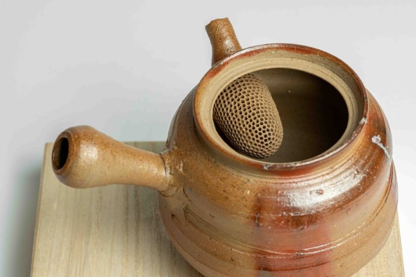 Masaaki Kobashi Bizen Hidasuki Karakusa-patterd Gold Decorated Teapot- 180ml