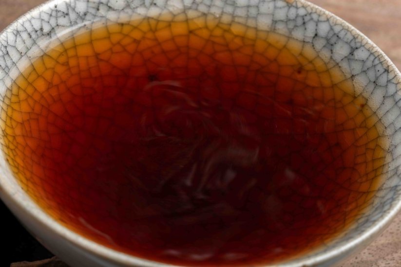 2020 Yiwu Tong Qing He Ripe Puerh - 357g - Váha: 357g