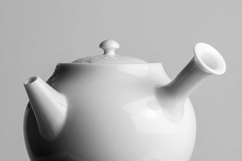 Izushi-yaki Porcelain Peony Kyusu - 250ml