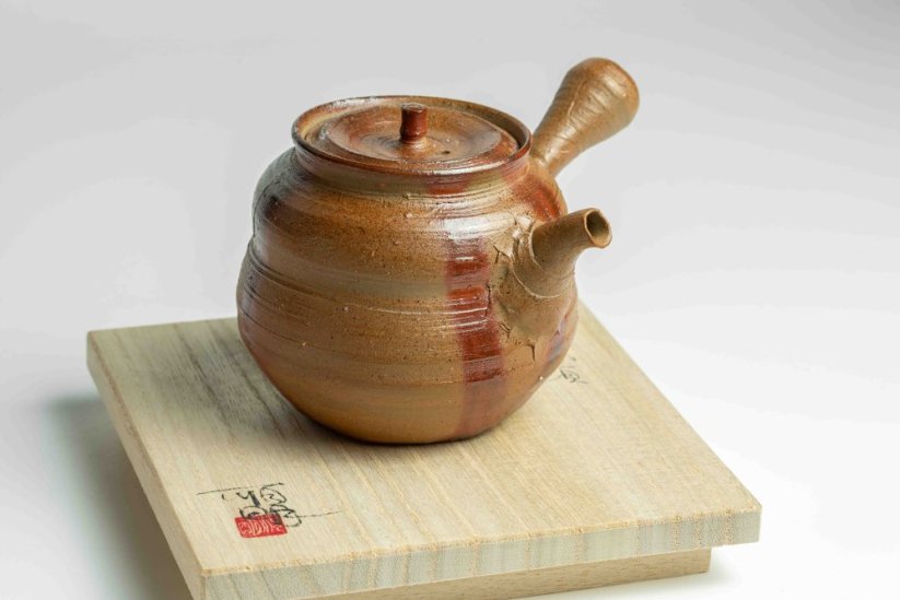 Masaaki Kobashi Bizen Hidasuki Karakusa-patterd Gold Decorated Teapot- 180ml