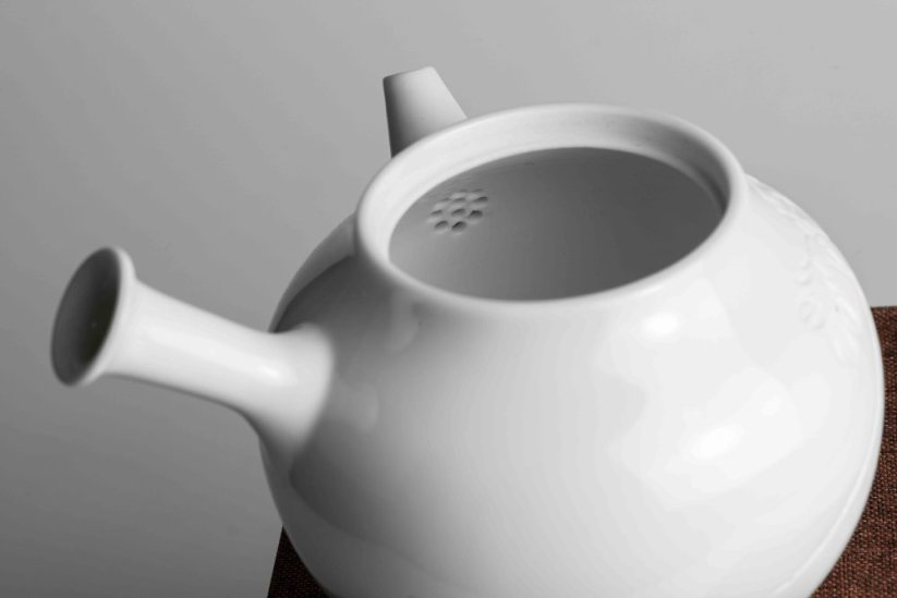 Izushi-yaki Porcelain Peony Kyusu - 250ml