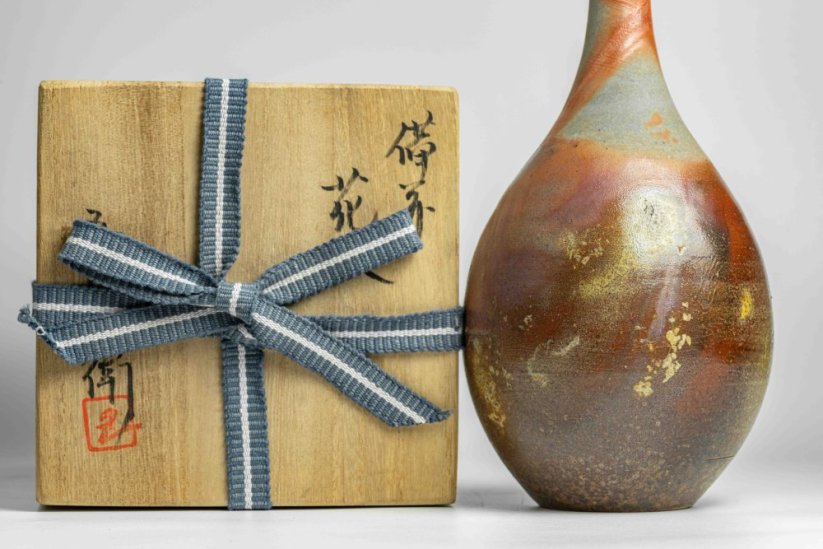 Gorobei Kiln Bizen Vase - 22cm