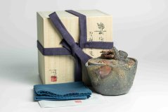 Masaaki Kobashi Bizen Yohen Gold Decorated Cloud and Dragon Hohin - 140ml