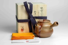 Masaaki Kobashi Bizen Hidasuki Karakusa-patterd Gold Decorated Teapot- 180ml