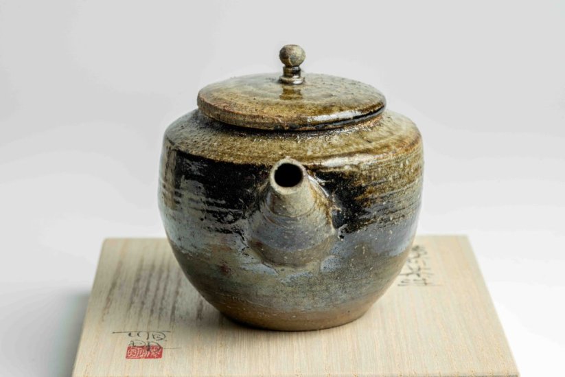 Masaaki Kobashi Bizen Hikidashi Gold Decorated Teapot- 170ml