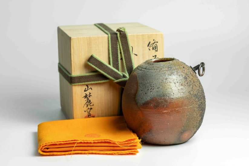 Sanroku Kiln Bizen Kake-hanaire Vase - 10cm