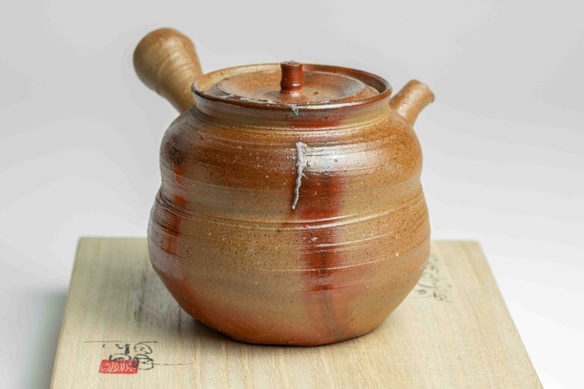 Masaaki Kobashi Bizen Hidasuki Karakusa-patterd Gold Decorated Teapot- 180ml