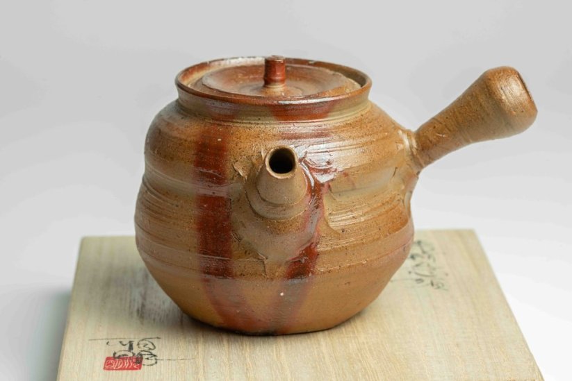 Masaaki Kobashi Bizen Hidasuki Karakusa-patterd Gold Decorated Teapot- 180ml