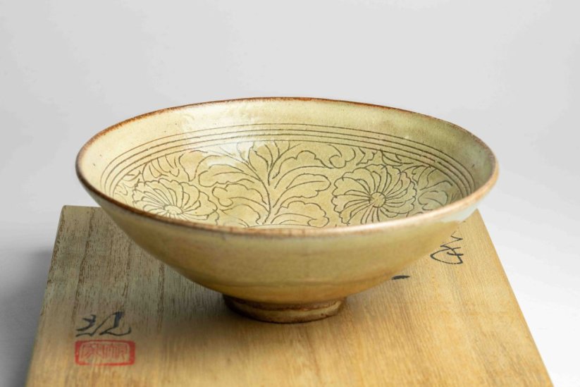 Vintage Flower Carved Flat Chawan