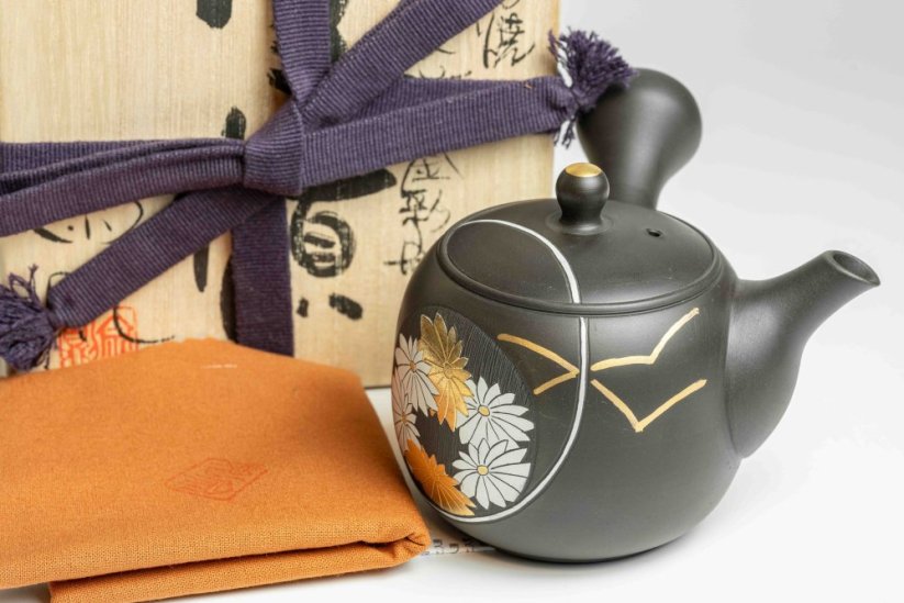 Munenori Morishita Black Chrysanthemum - 200ml
